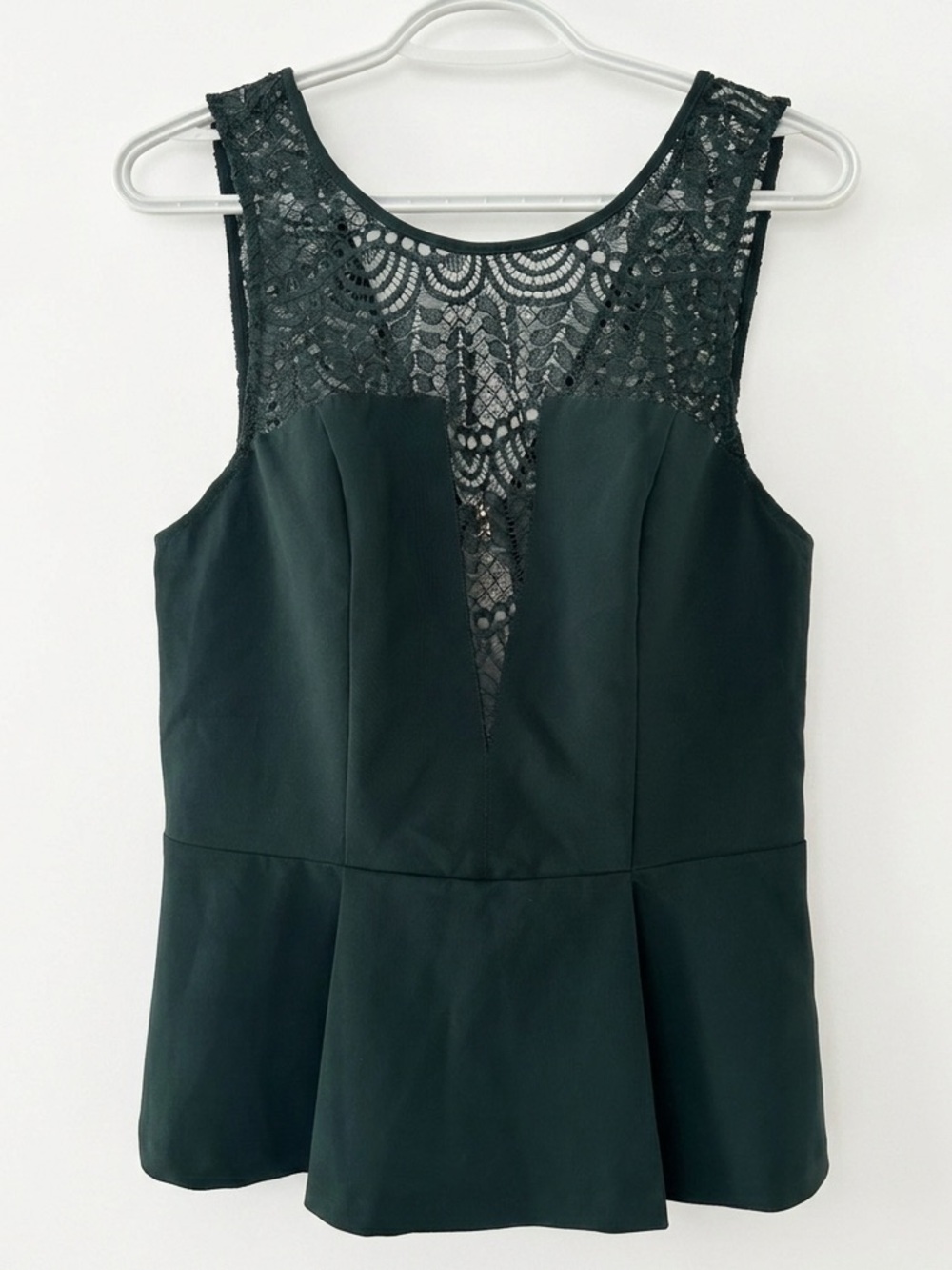 NWOT Dynamite Deep Forest Green Sleeveless Deep Plunge Gothic Lace Peplum Top - Picture 2 of 8